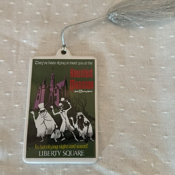 Rare Limited Edition Disney Haunted Mansion 2006 Collectible Porcelain Ornament - Picture 4 of 5